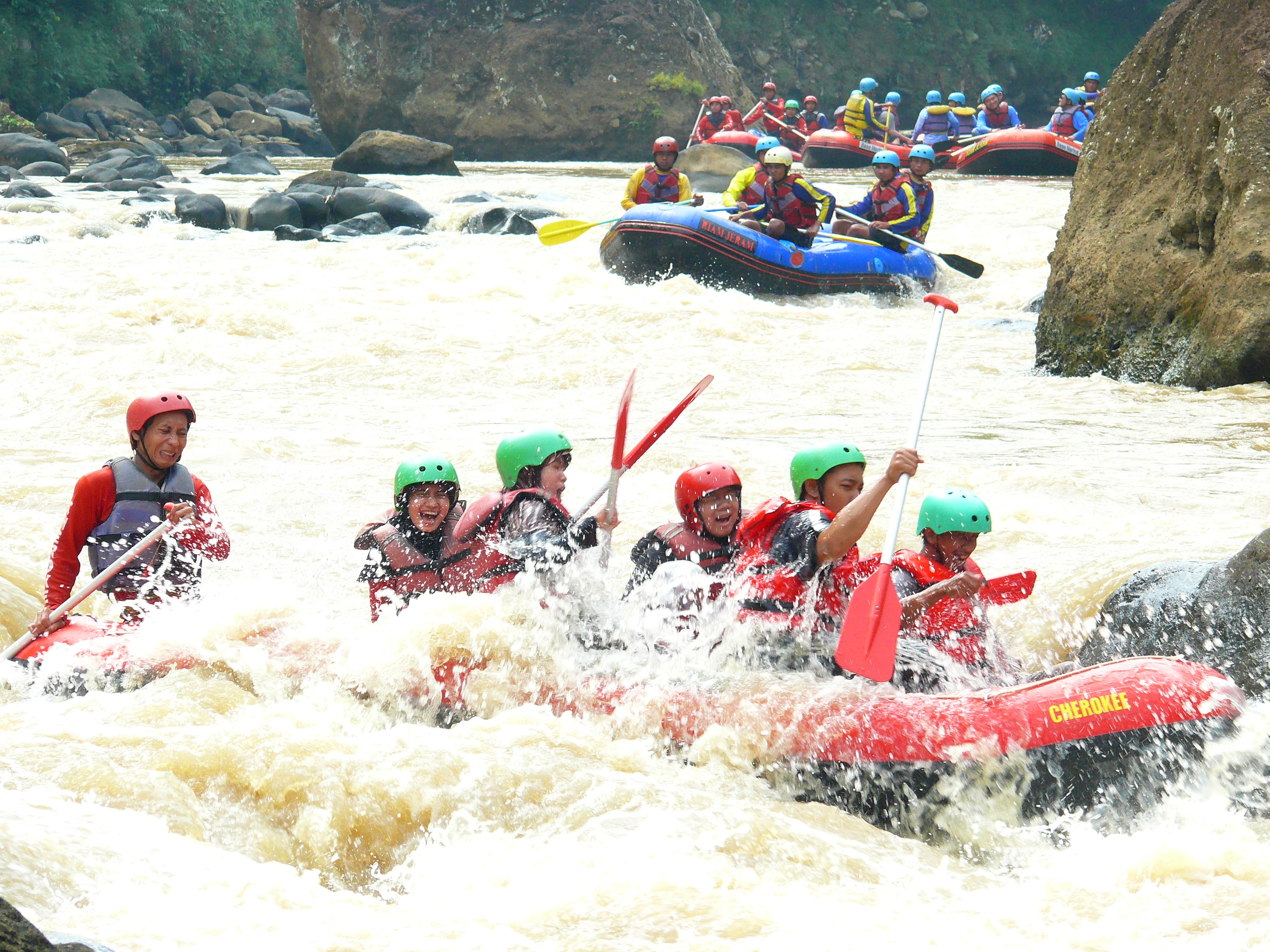 Rafting citatih River sukabumi  dinainda